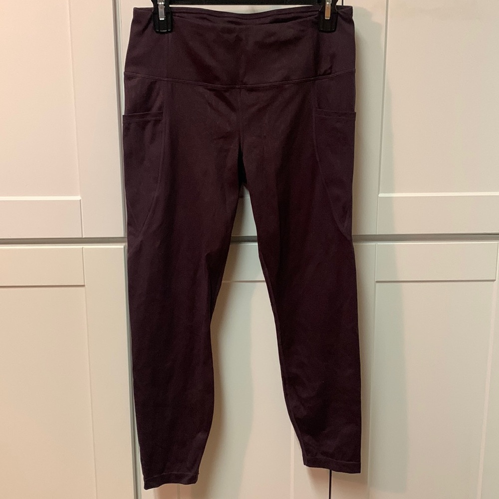 NWOT Active Life Capri Leggings, Sz L. Eggplant with light leopard pattern.